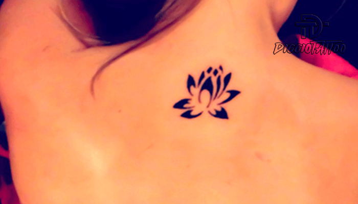 tatuaje-de-flor-de-loto-tribal