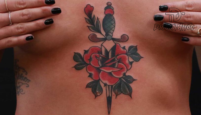 tatuaje de una daga con una rosa