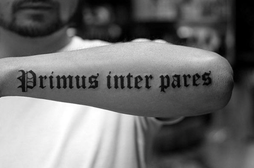 tatuaje letras goticas latin
