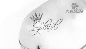 tatuajes de coronas con nombres